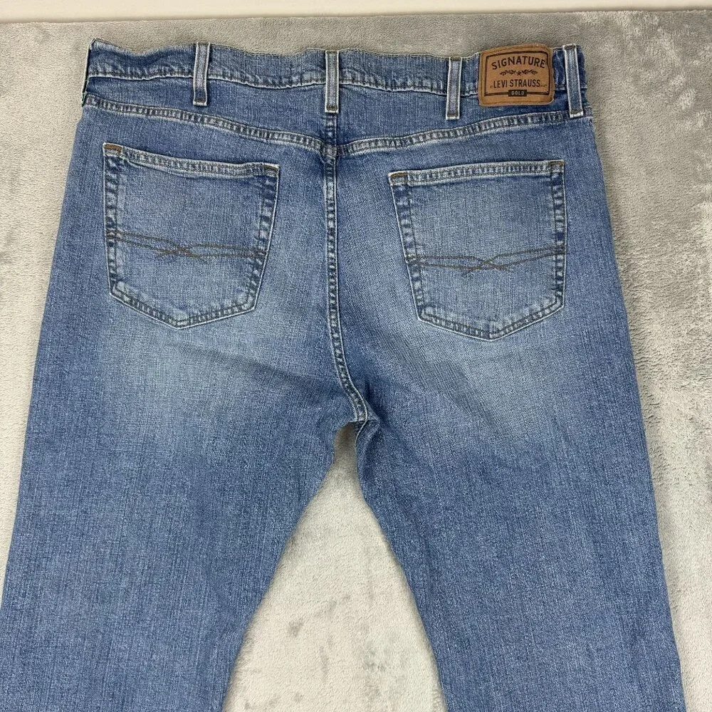 Signature by Levi Strauss Mens Bootcut Stretch Denim Jeans Blue Medium Wash